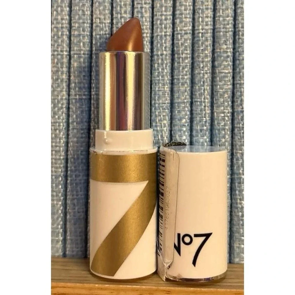 NEW No7 Age Defying Lipstick, Caramel Silk